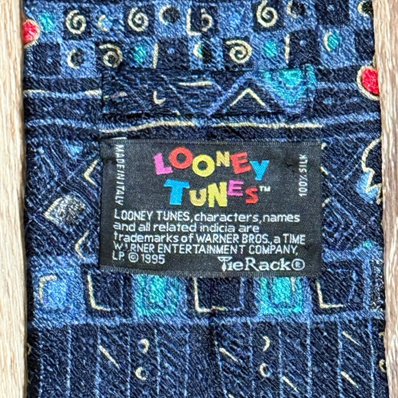 Vintage 1995 Taz Looney Tunes Silk Tie Made in Italy | 90s Cartoon Hearts - Picture 3 of 4